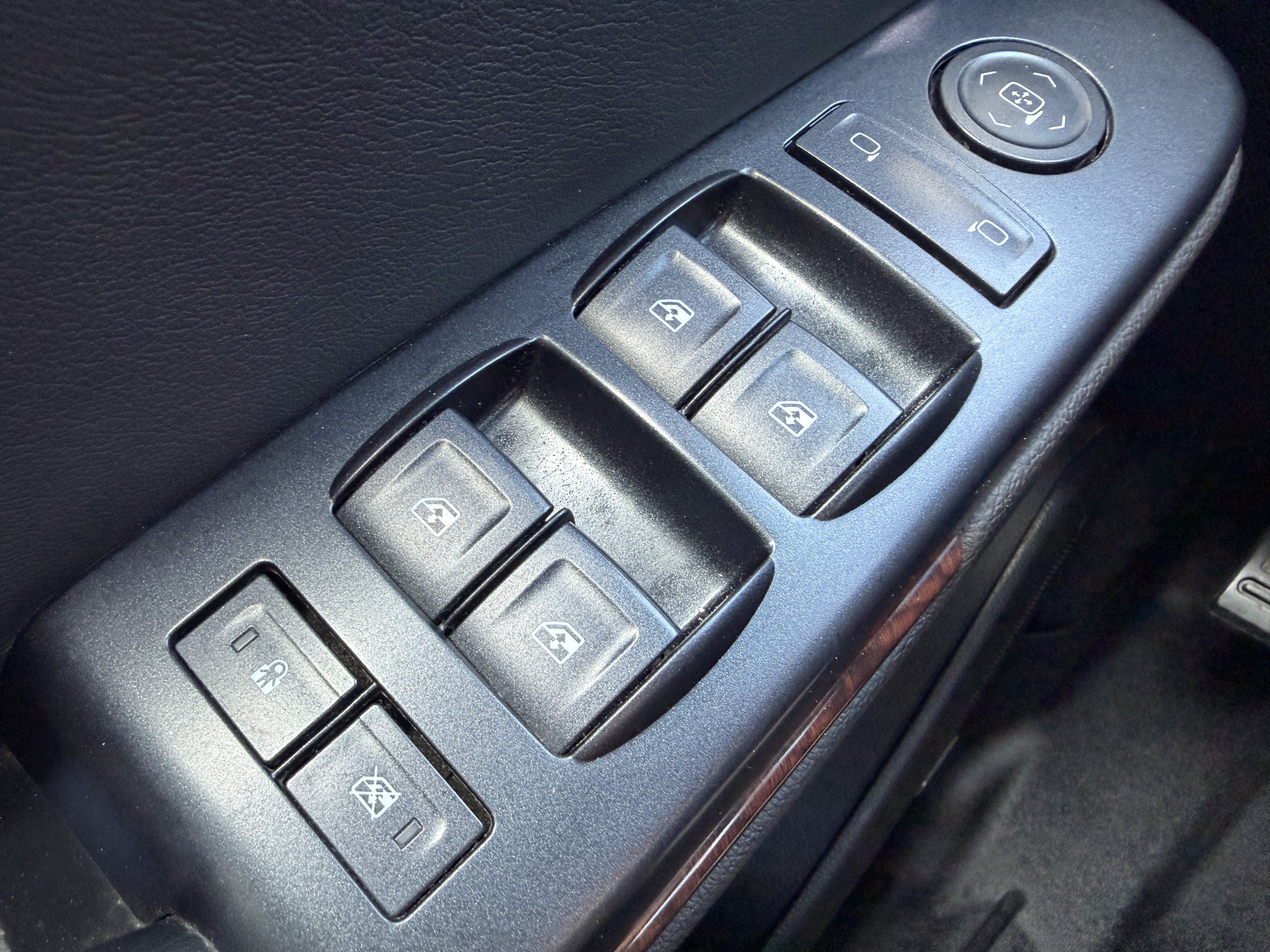 Used 2015 GMC Yukon SLE w/ Convenience Package AWD/4WD image 32