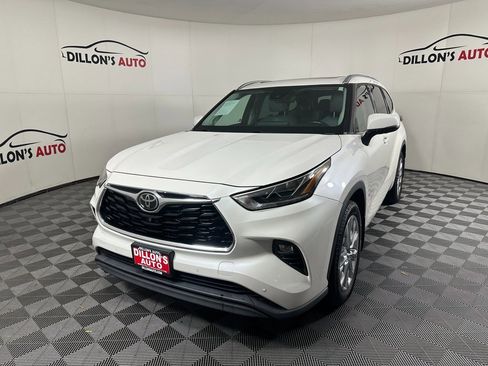 Used 2020 Toyota Highlander Limited image 2
