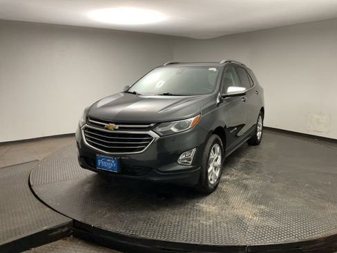 Used 2018 Chevrolet Equinox Premier image 3