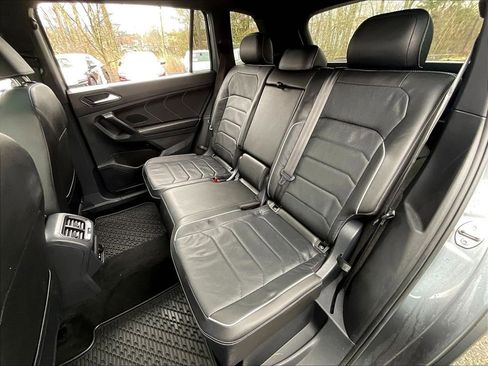 Used 2023 Volkswagen Tiguan SEL R-Line image 15