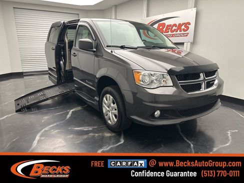 Used 2019 Dodge Grand Caravan SE w/ UConnect Hands-Free Group FWD image 1