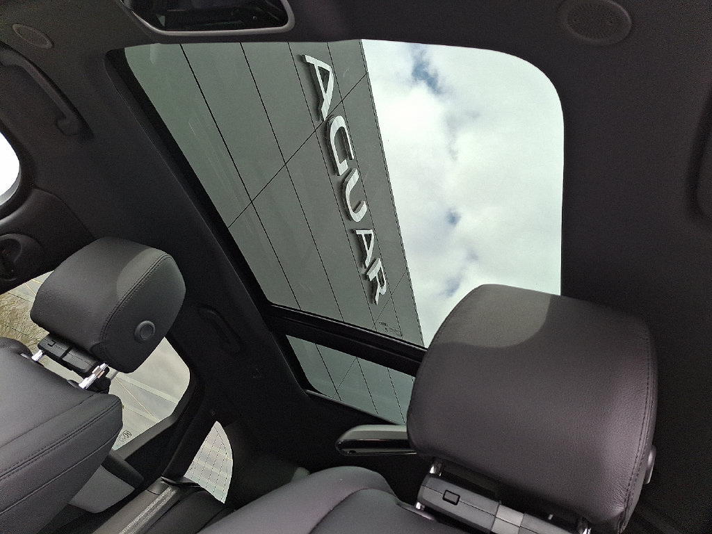New 2026 Land Rover Range Rover Velar S AWD/4WD image 10