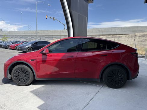 Used 2021 Tesla Model Y Long Range AWD/4WD image 5