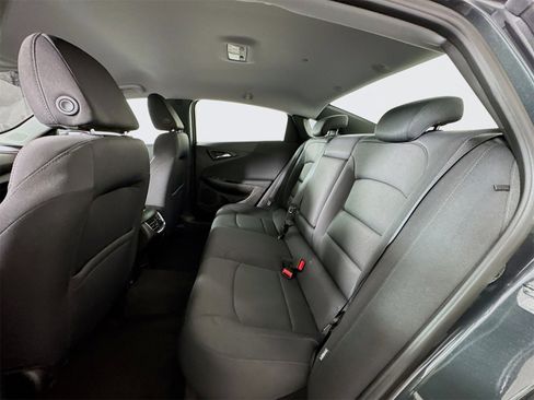 Used 2017 Chevrolet Malibu Hybrid w/ Driver Confidence Package image 17