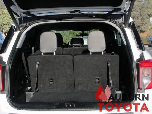 Used 2023 Ford Explorer XLT w/ Equipment Group 202A image 9