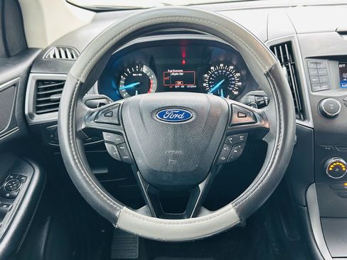 Used 2016 Ford Edge SE FWD image 10