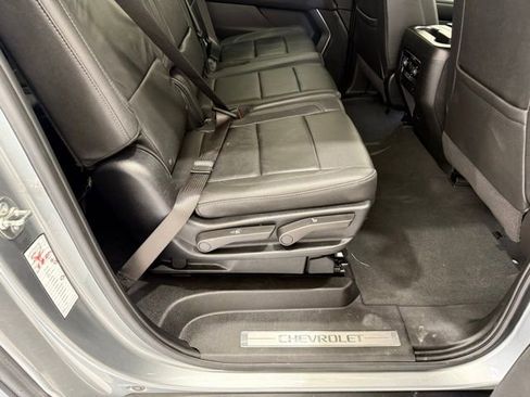 Used 2025 Chevrolet Suburban Z71 AWD/4WD image 28