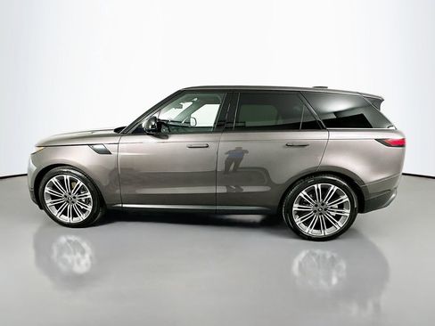 Used 2025 Land Rover Range Rover Sport SE AWD/4WD image 8