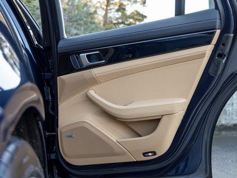 Certified 2022 Porsche Panamera image 47