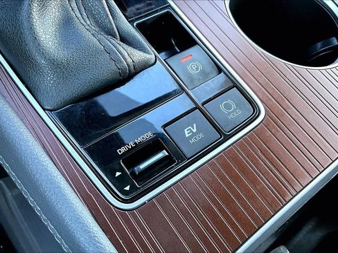 Certified 2024 Toyota Sienna LE image 34