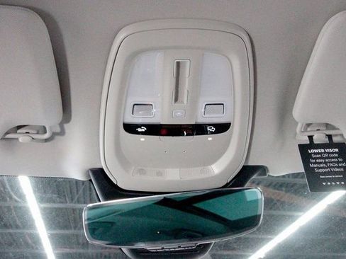 Certified 2025 Volvo XC90 T8 Plus w/ Protection Package Premier image 33