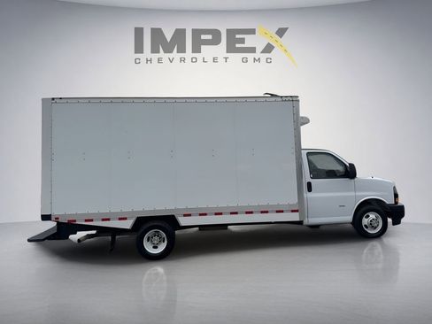 Used 2024 Chevrolet Express 3500 w/ Power Convenience Package RWD image 7