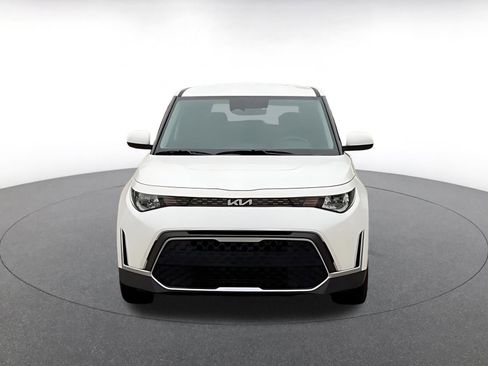 Used 2025 Kia Soul LX w/ LX Technology Package FWD image 4