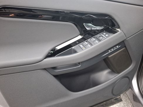 Used 2026 Land Rover Range Rover Evoque S AWD/4WD image 10
