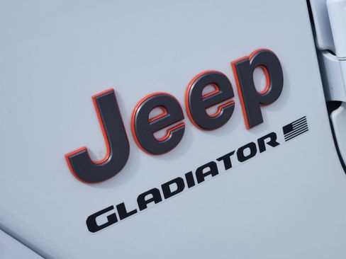 Used 2023 Jeep Gladiator Mojave w/ LED Lighting Group AWD/4WD image 13