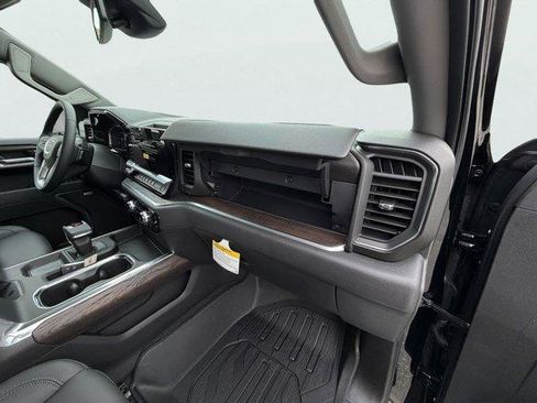 New 2026 GMC Sierra 1500 SLT w/ SLT Premium Package image 30