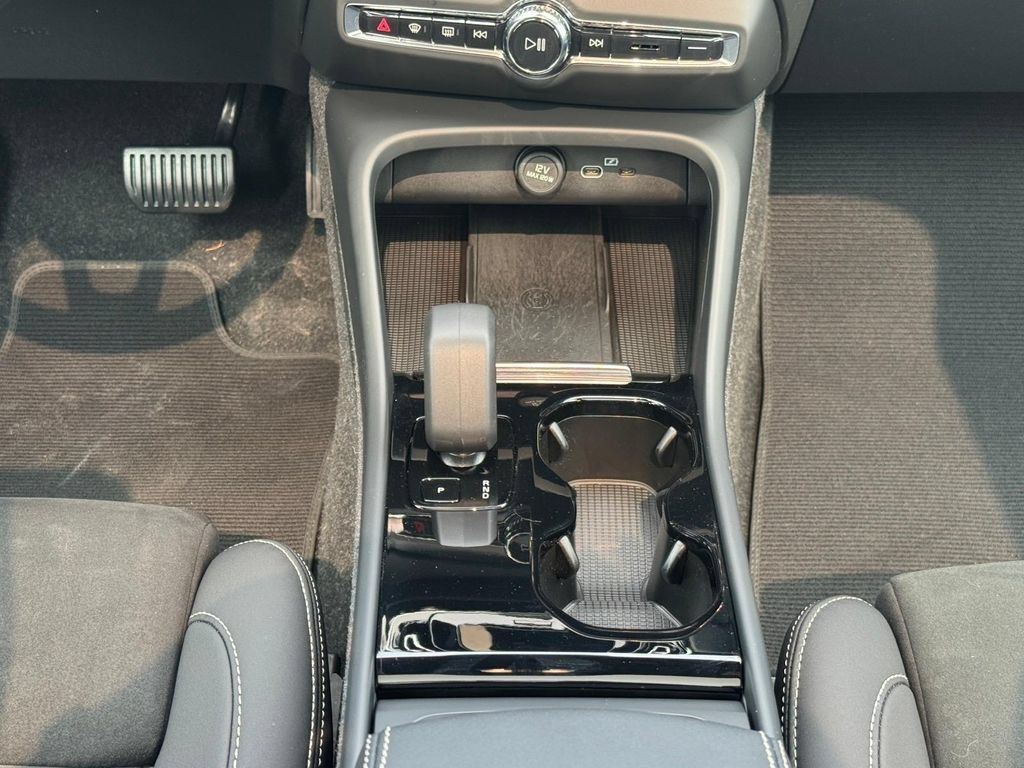 Certified 2023 Volvo C40 P8 Recharge Plus w/ Climate Package AWD/4WD image 13
