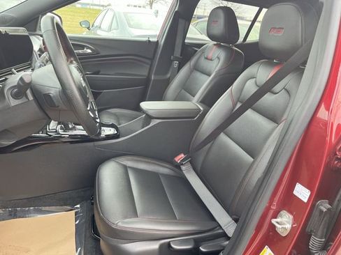 Used 2024 Chevrolet Trax RS w/ Sunroof Package image 15