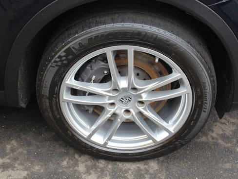 Used 2023 Porsche Cayenne image 26