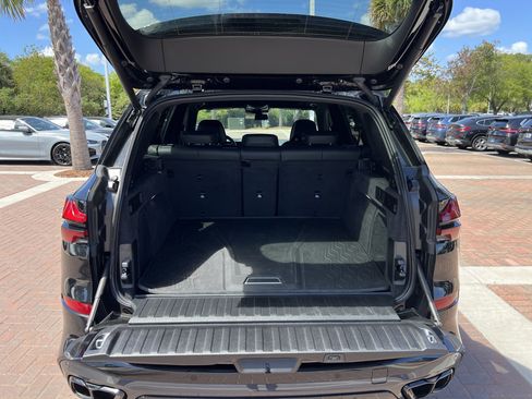 Used 2025 BMW X5 M60i w/ Climate Comfort Package image 32