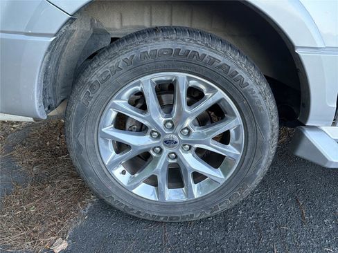 Used 2017 Ford Expedition EL Limited RWD image 9