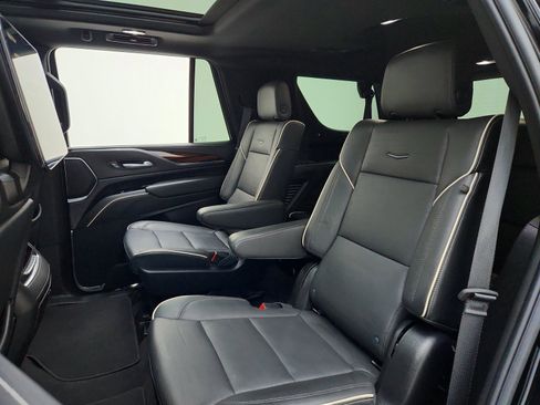 Used 2024 Cadillac Escalade Premium Luxury image 23