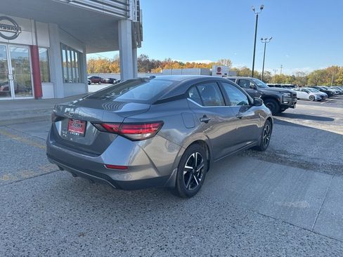 New 2025 Nissan Sentra SV image 4