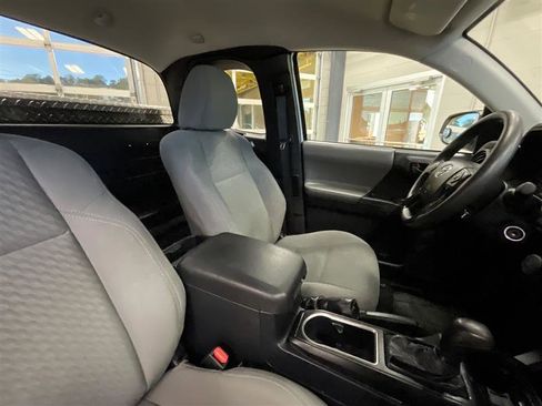 Used 2020 Toyota Tacoma SR image 19