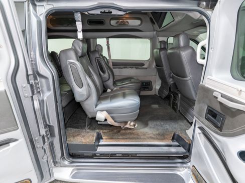 Used 2015 Ford Transit 150 130 Low Roof w/ Exterior Upgrade Package RWD image 9