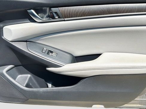 Used 2019 Honda Accord EX-L image 17