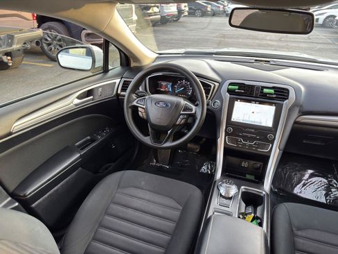 Used 2019 Ford Fusion SE FWD image 31