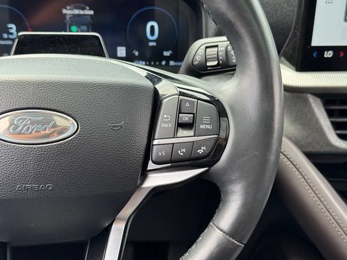 Certified 2025 Ford Explorer Platinum w/ LUX Leather Package AWD/4WD image 28