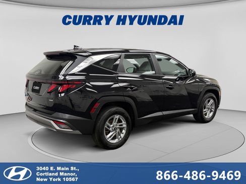 Used 2025 Hyundai Tucson SE AWD/4WD image 5