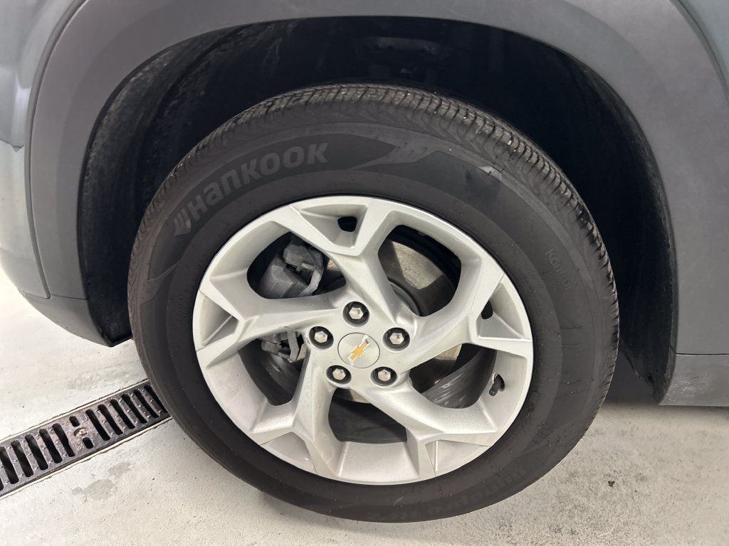 Used 2026 Chevrolet Trax LS w/ LS Convenience Package FWD image 9