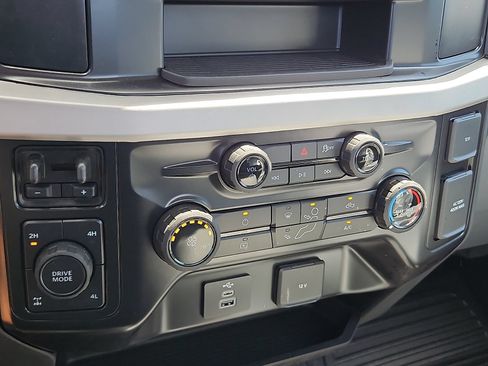 New 2026 Ford F250 XL w/ FX4 Off-Road Package AWD/4WD image 12