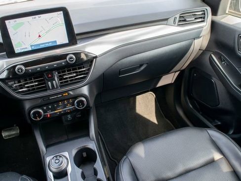 Used 2022 Ford Escape Titanium w/ Class II Trailer Tow Package image 32