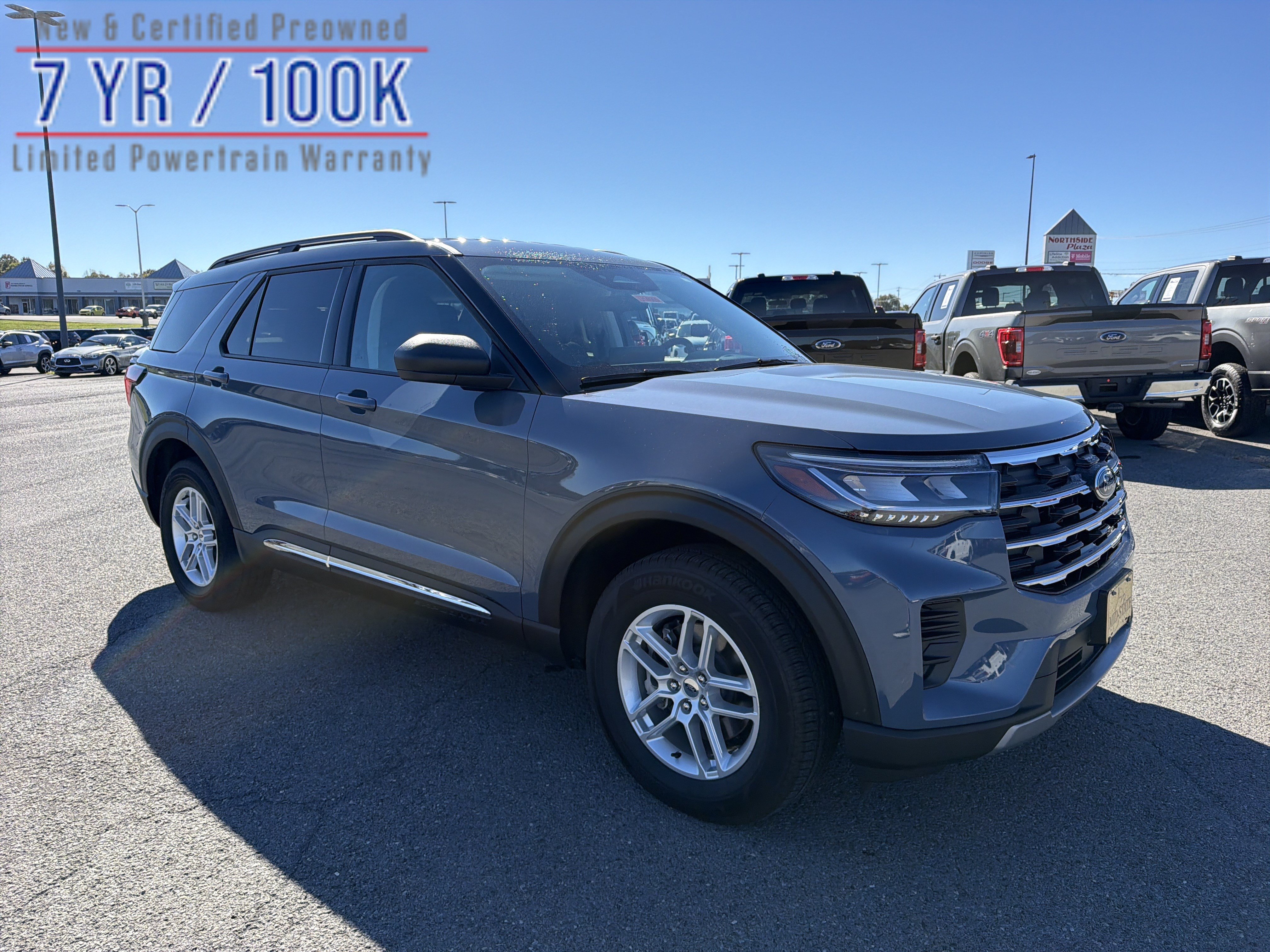 Used 2025 Ford Explorer Active AWD/4WD image 1