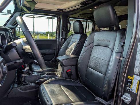 Used 2023 Jeep Wrangler Unlimited Sahara w/ Cold Weather Group AWD/4WD image 15