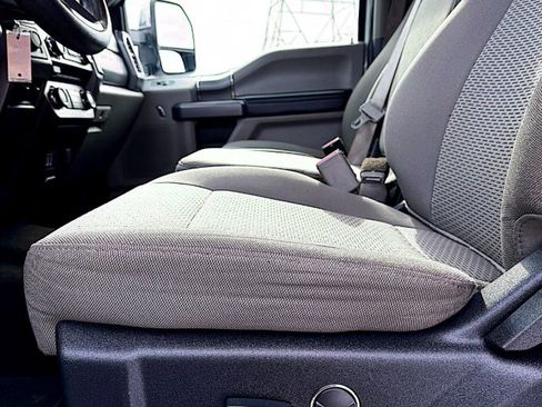 Used 2017 Ford F450 XLT w/ XLT Premium Package image 13