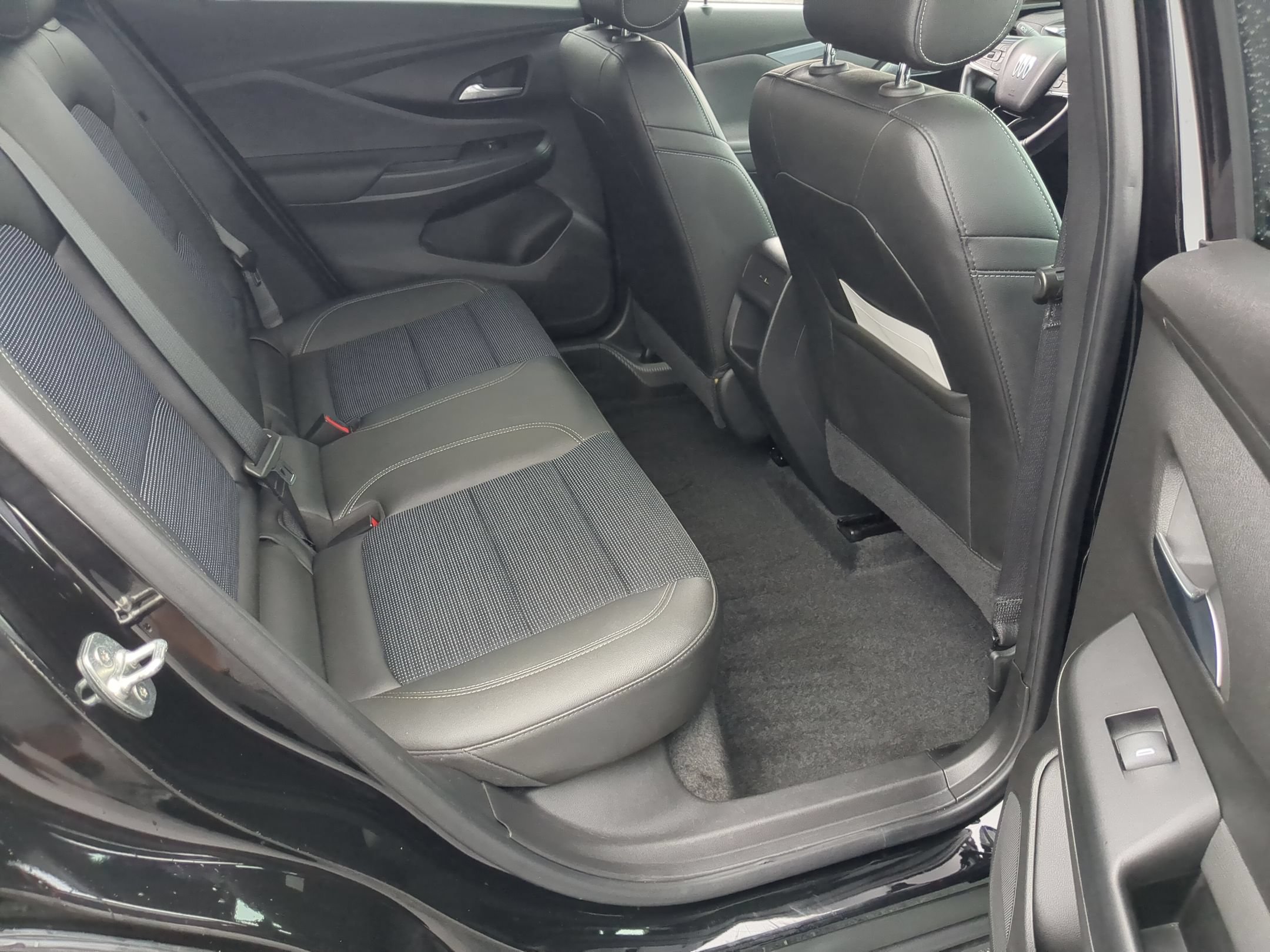 Certified 2024 Buick Envista Sport Touring w/ Convenience I Package FWD image 24