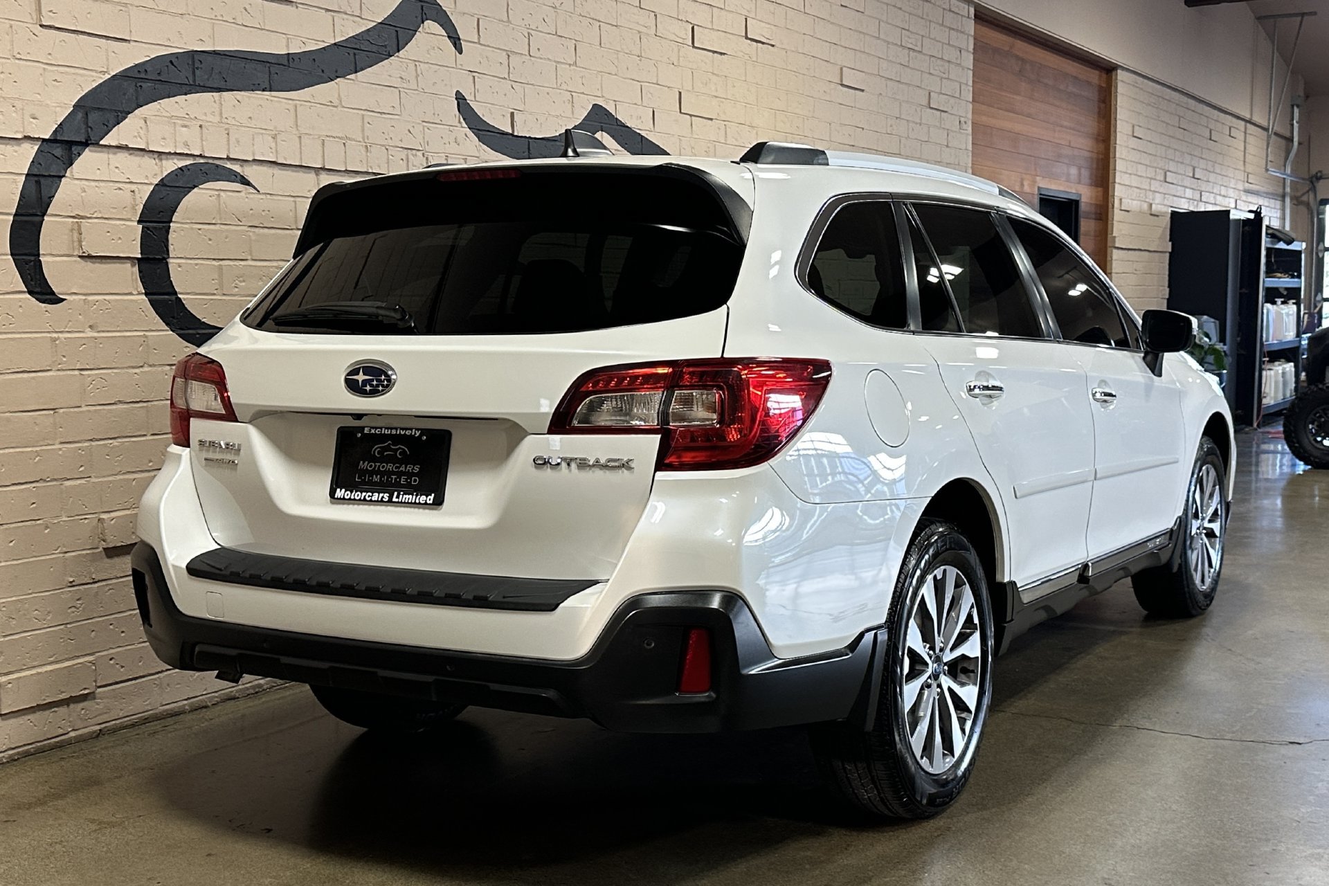 Used 2019 Subaru Outback 2.5i Touring AWD/4WD image 5