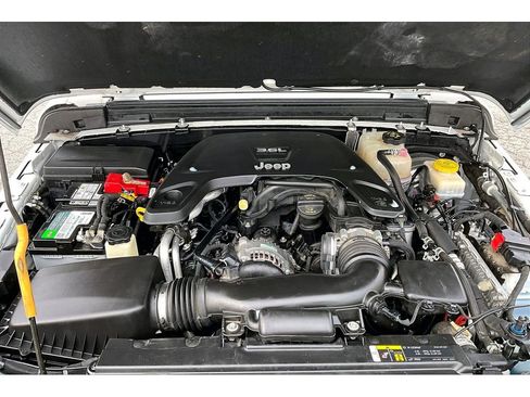Used 2019 Jeep Wrangler Unlimited Sport AWD/4WD image 12