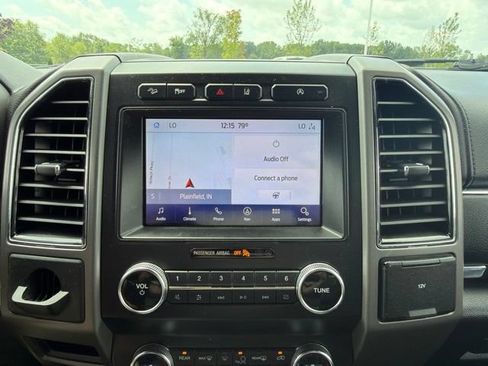 Used 2020 Ford Expedition XLT w/ Equipment Group 202A AWD/4WD image 33