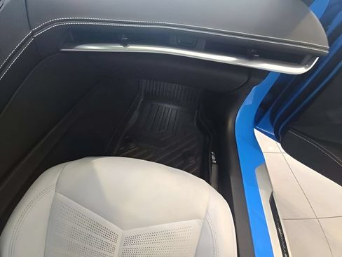 Used 2022 Chevrolet Corvette Stingray Premium Cpe w/ Z51 Performance Package RWD image 10