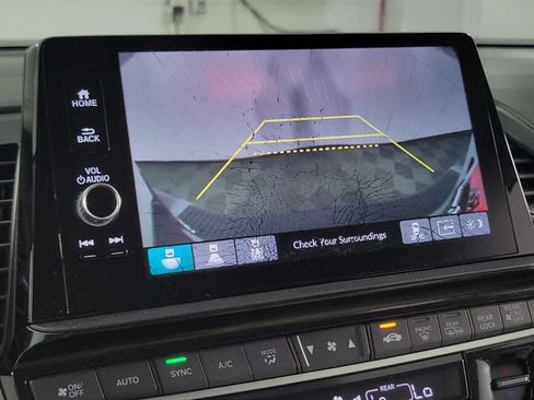 Used 2025 Honda Odyssey Touring image 18