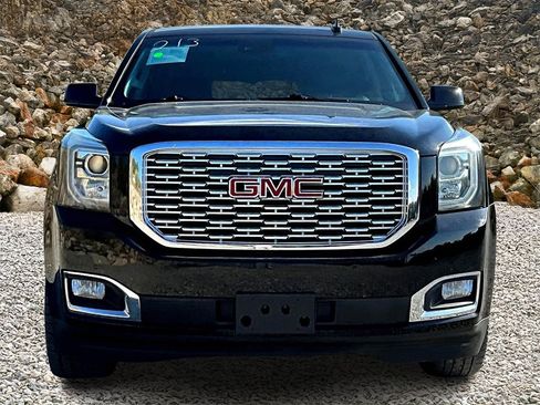 Used 2019 GMC Yukon XL Denali w/ Denali Ultimate Package image 3