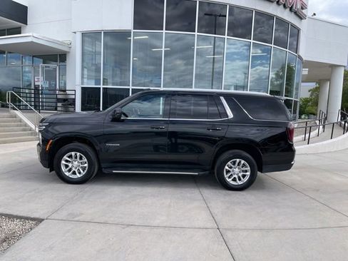 Used 2025 Chevrolet Tahoe LT AWD/4WD image 2