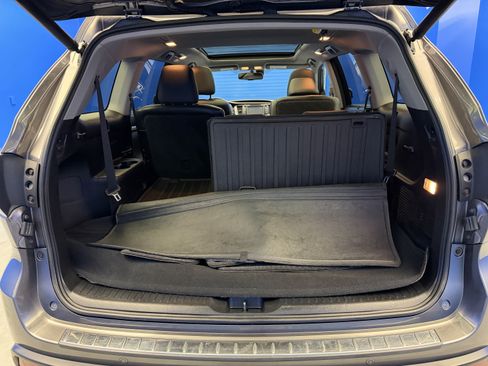 Used 2014 Toyota Highlander Limited Platinum AWD/4WD image 31