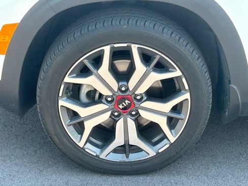 Used 2021 Kia Seltos SX w/ SX Sunroof Package AWD/4WD image 11