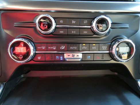 Used 2021 Ford F150 Lariat w/ Equipment Group 502A High AWD/4WD image 28